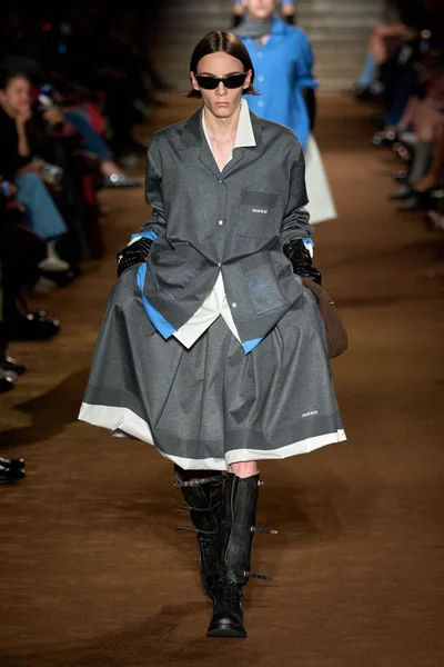 Look 50